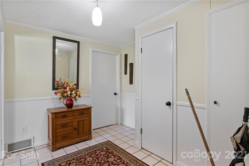 24 Deanwood Circle Asheville NC 28803