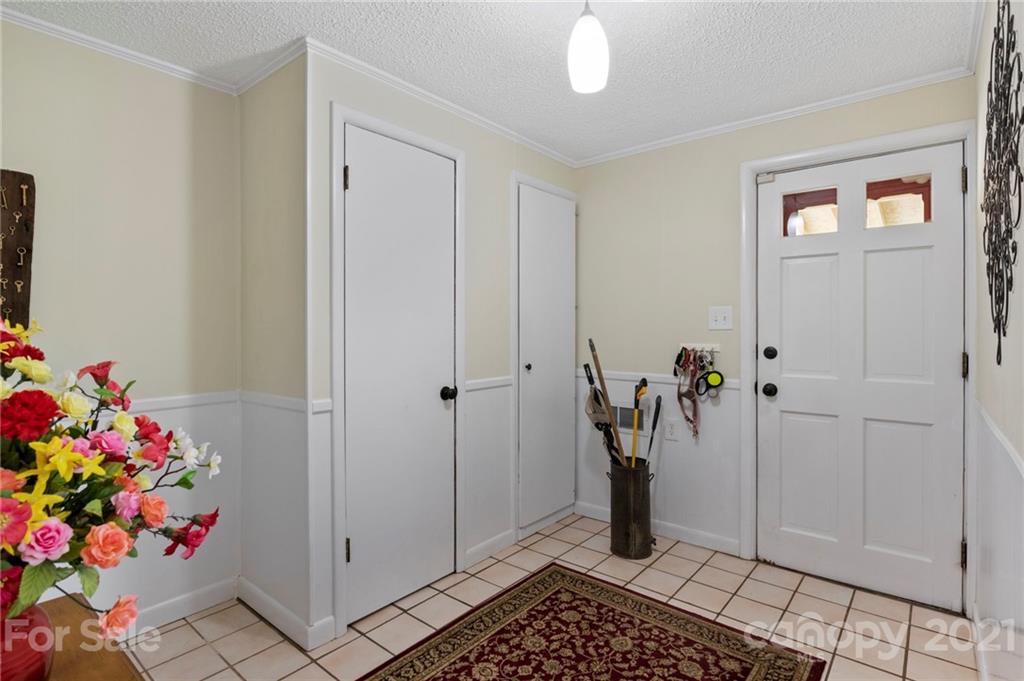 24 Deanwood Circle Asheville NC 28803