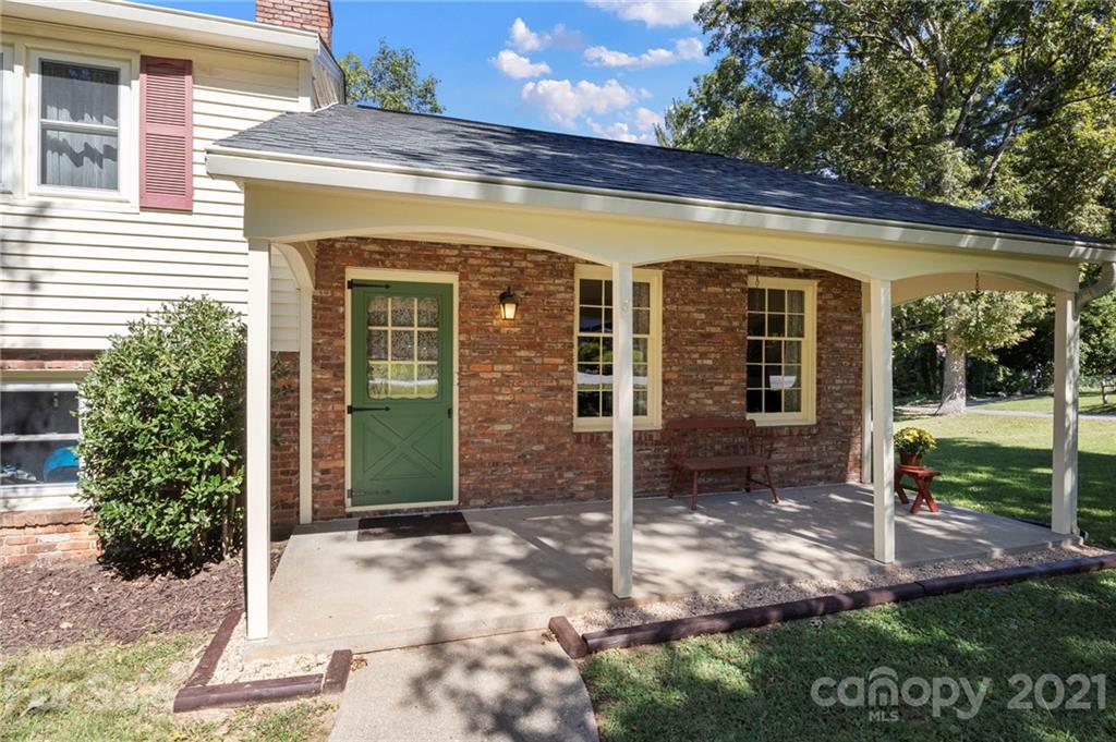 24 Deanwood Circle Asheville NC 28803
