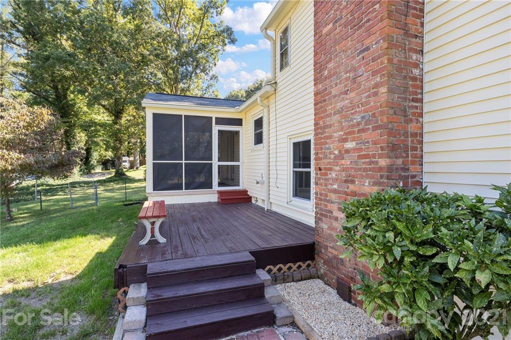 24 Deanwood Circle Asheville NC 28803