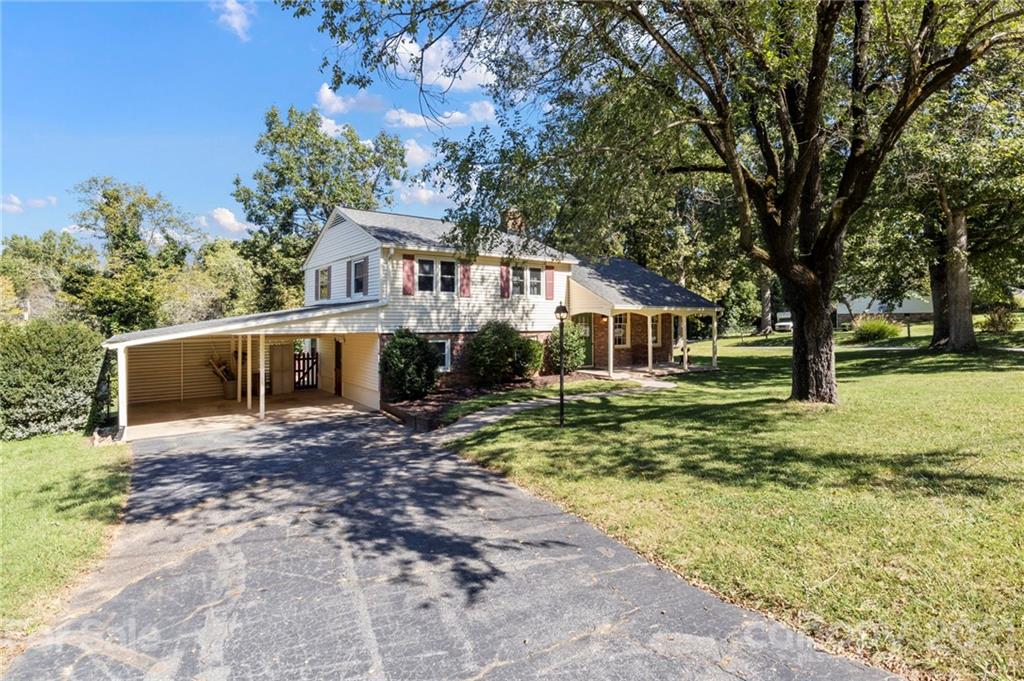 24 Deanwood Circle Asheville NC 28803