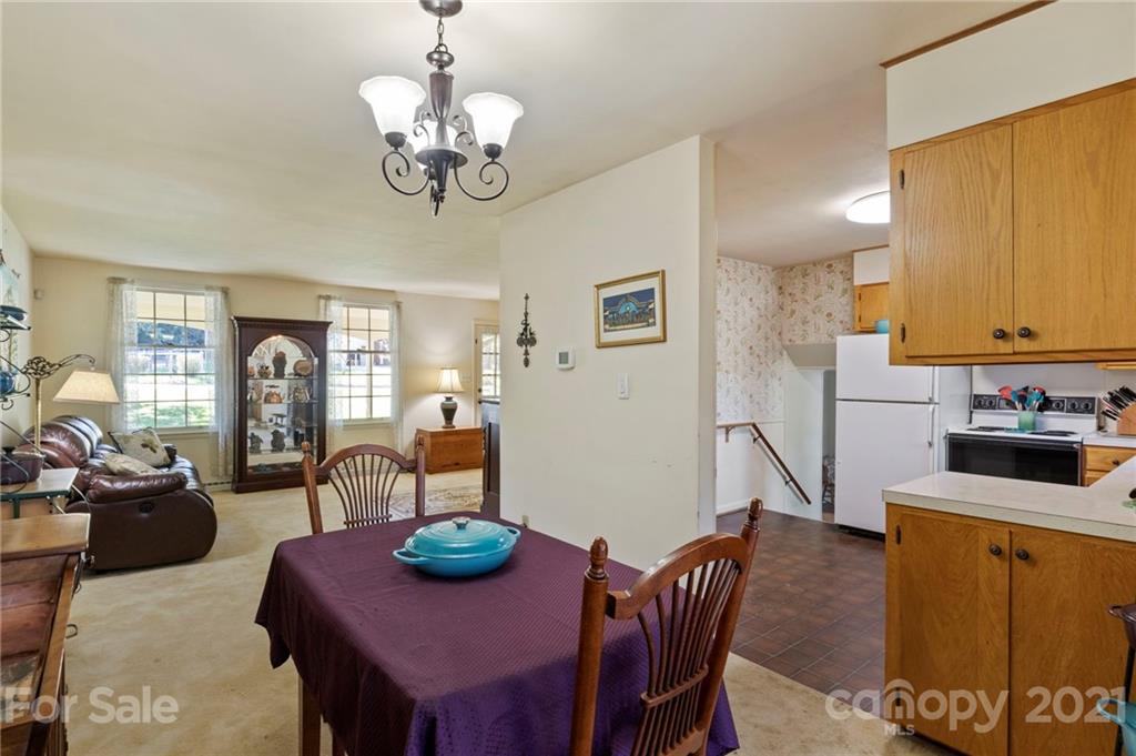 24 Deanwood Circle Asheville NC 28803