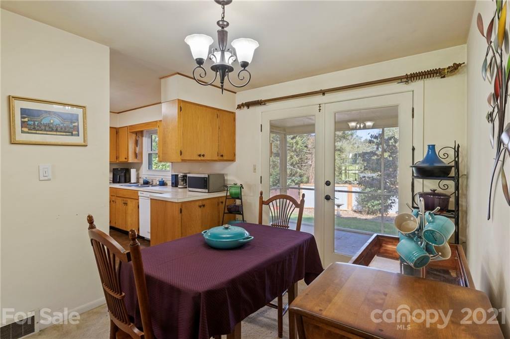 24 Deanwood Circle Asheville NC 28803