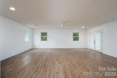 1709 Essen Lane Gastonia NC 28054