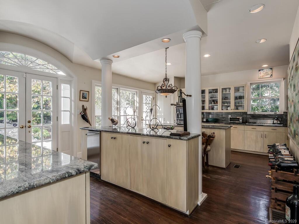 2036 Radcliffe Avenue Charlotte NC 28207