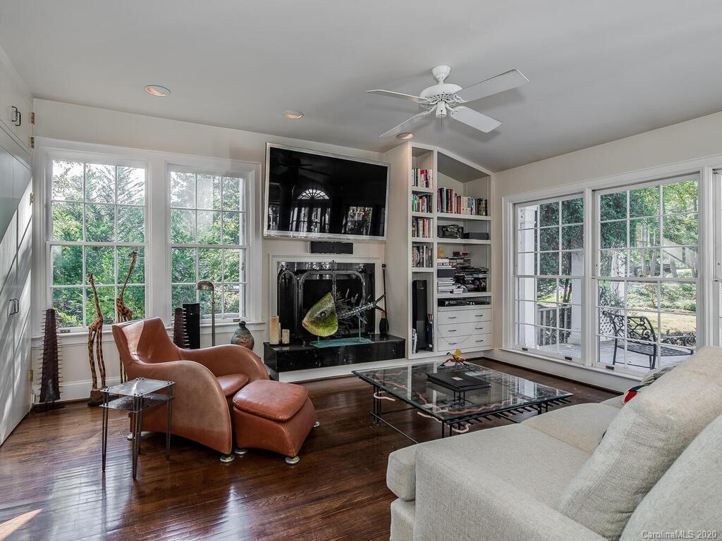 2036 Radcliffe Avenue Charlotte NC 28207