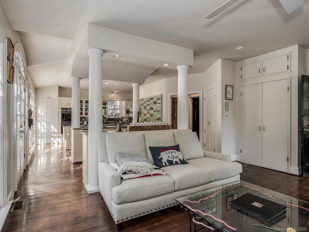 2036 Radcliffe Avenue Charlotte NC 28207