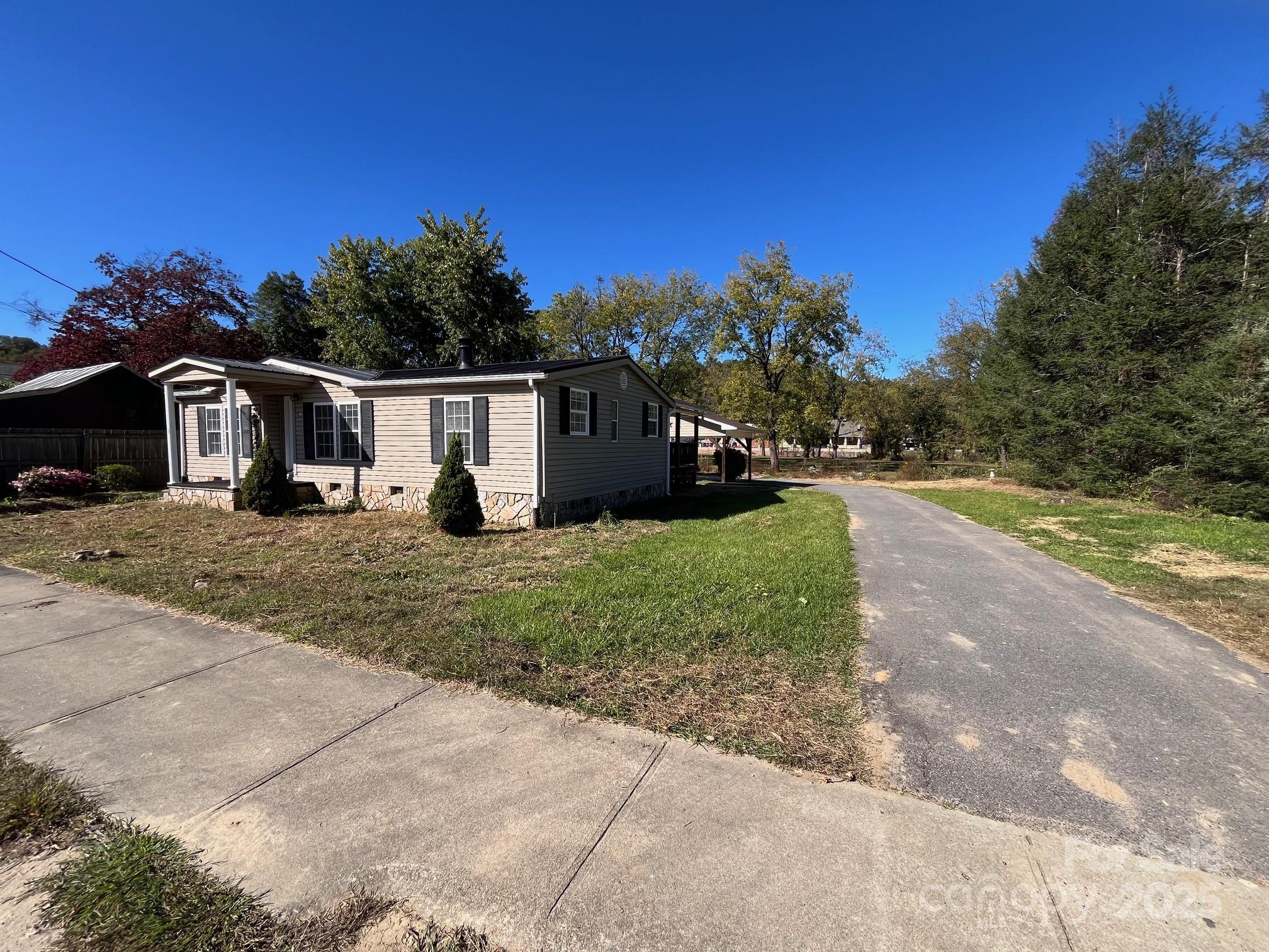 29 E Mitchell Street Old Fort NC 28762