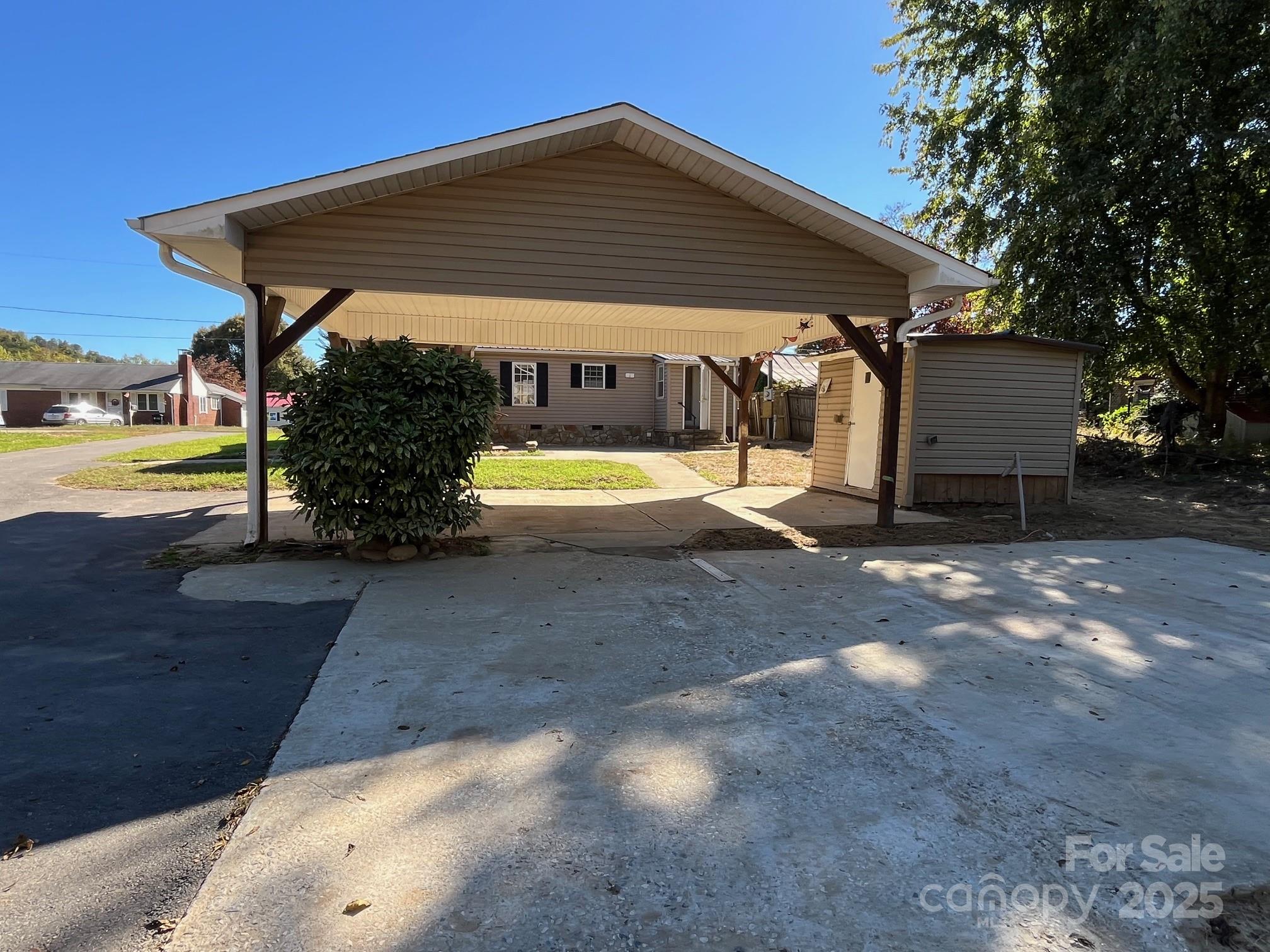 29 E Mitchell Street Old Fort NC 28762