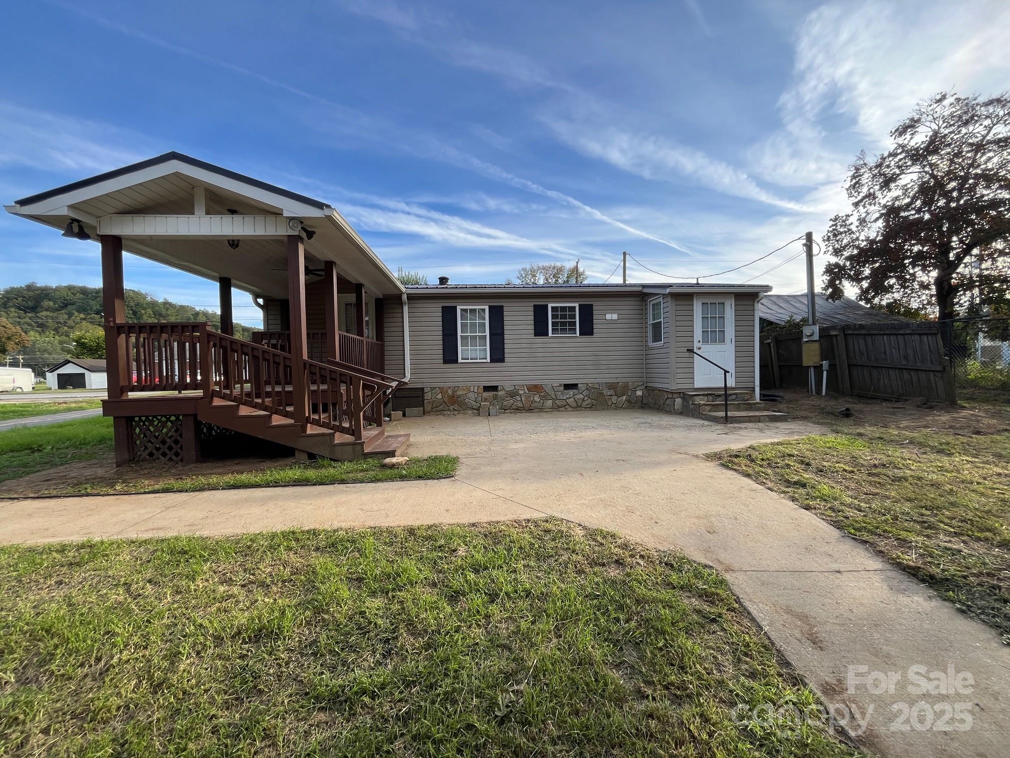 29 E Mitchell Street Old Fort NC 28762