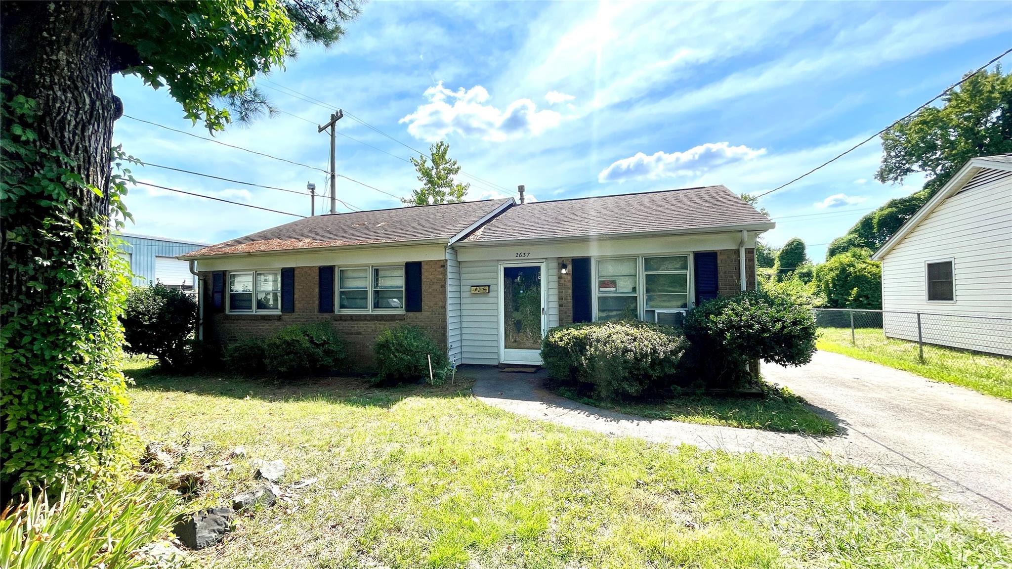 2637 Dalecrest Drive Charlotte NC 28269