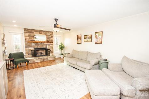 2193 Hawthorne Lane Wilkesboro NC 28697