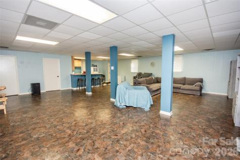 2193 Hawthorne Lane Wilkesboro NC 28697