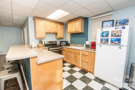 2193 Hawthorne Lane Wilkesboro NC 28697