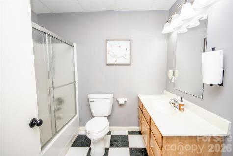 2193 Hawthorne Lane Wilkesboro NC 28697