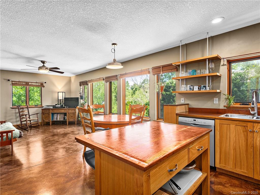 9 Bryant Street Asheville NC 28806