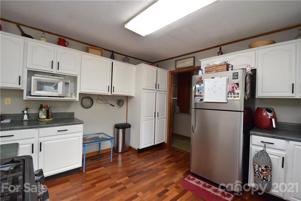 29 Cattail Creek Road Burnsville NC 28714