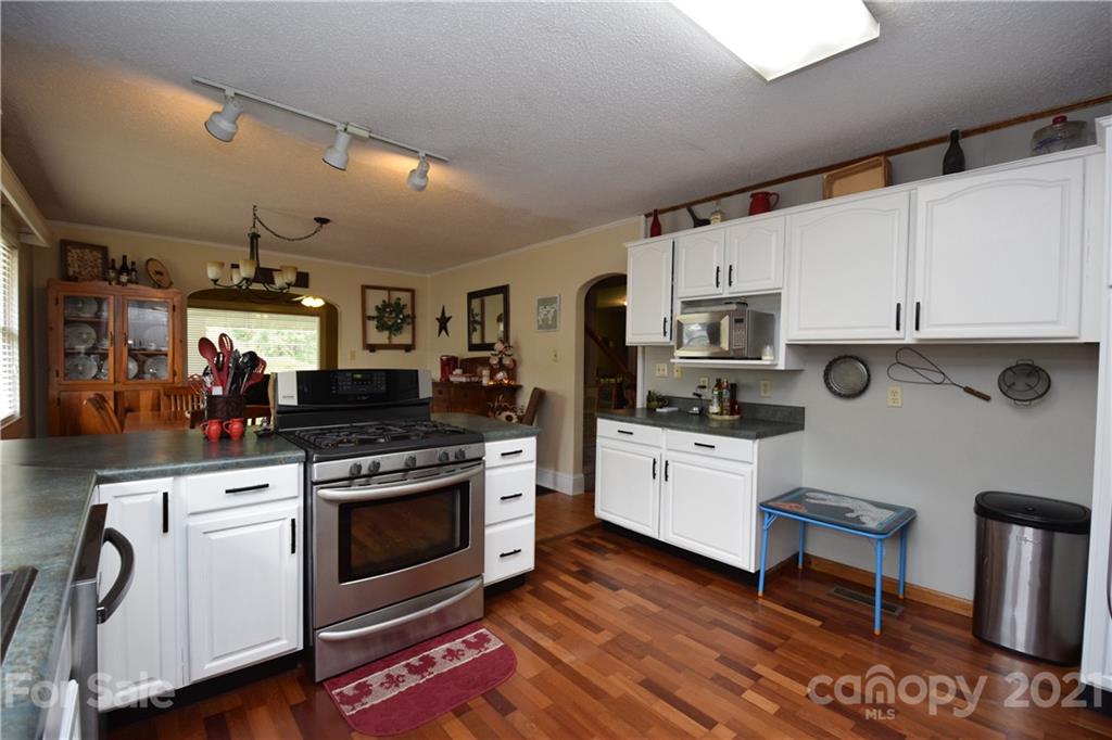 29 Cattail Creek Road Burnsville NC 28714