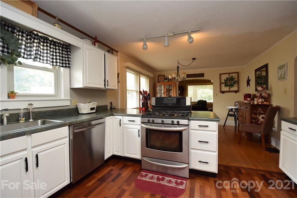 29 Cattail Creek Road Burnsville NC 28714