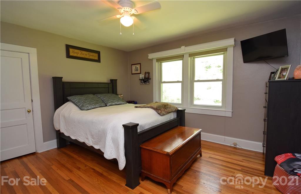 29 Cattail Creek Road Burnsville NC 28714