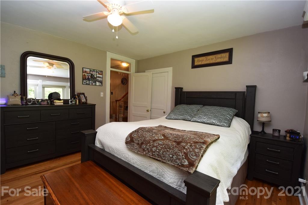 29 Cattail Creek Road Burnsville NC 28714