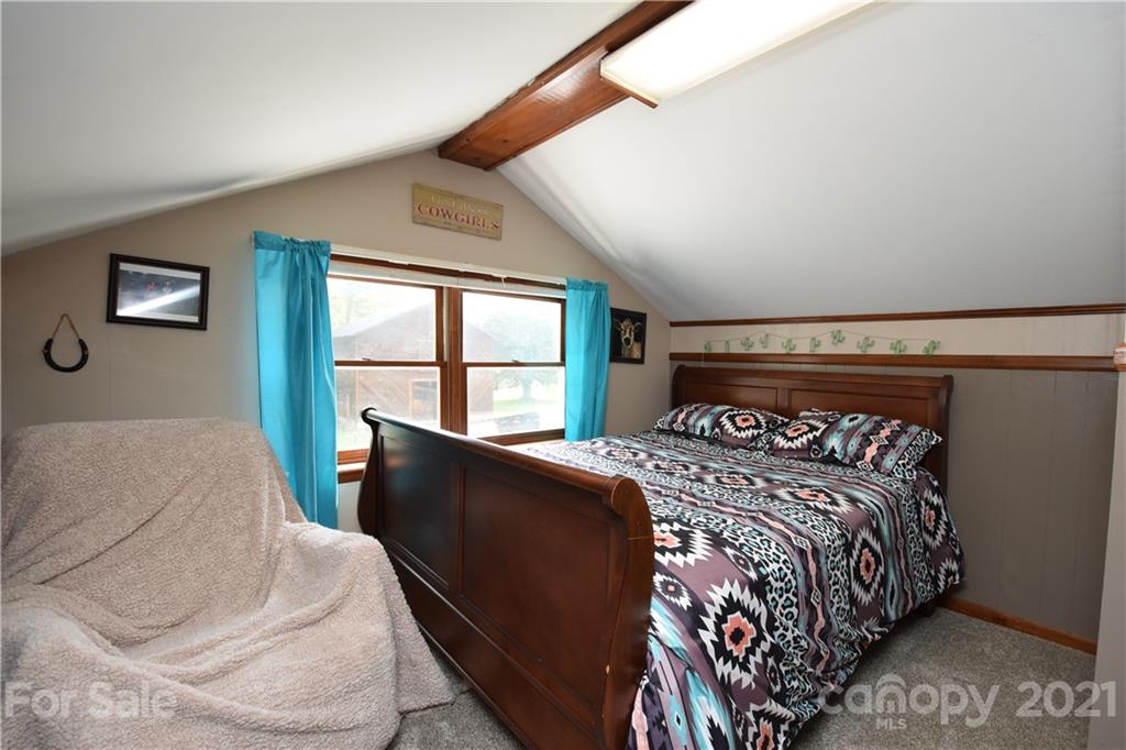 29 Cattail Creek Road Burnsville NC 28714