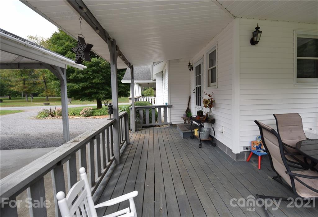 29 Cattail Creek Road Burnsville NC 28714