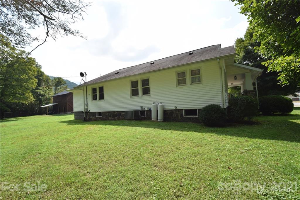 29 Cattail Creek Road Burnsville NC 28714