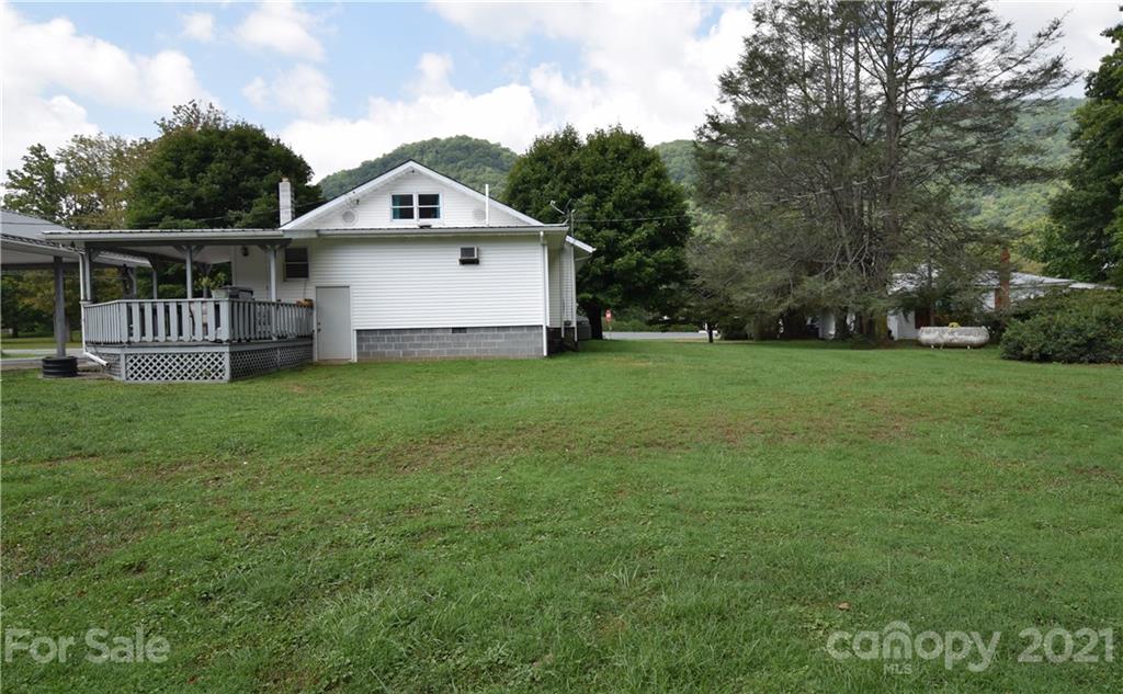 29 Cattail Creek Road Burnsville NC 28714