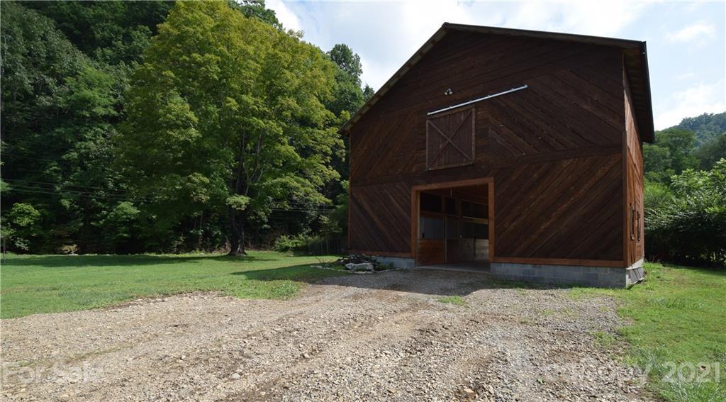 29 Cattail Creek Road Burnsville NC 28714