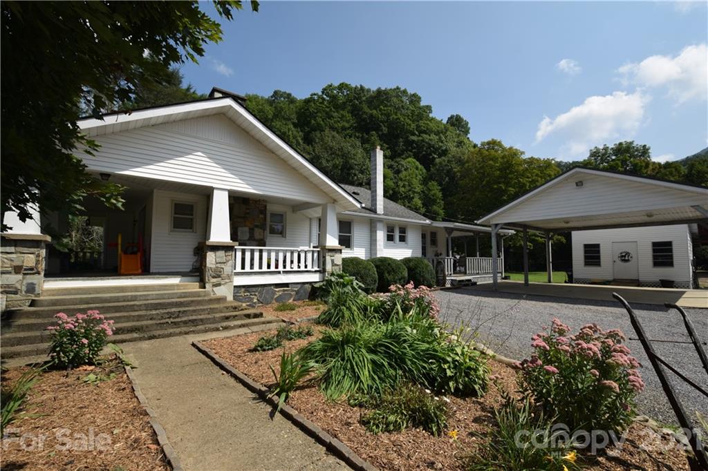 29 Cattail Creek Road Burnsville NC 28714