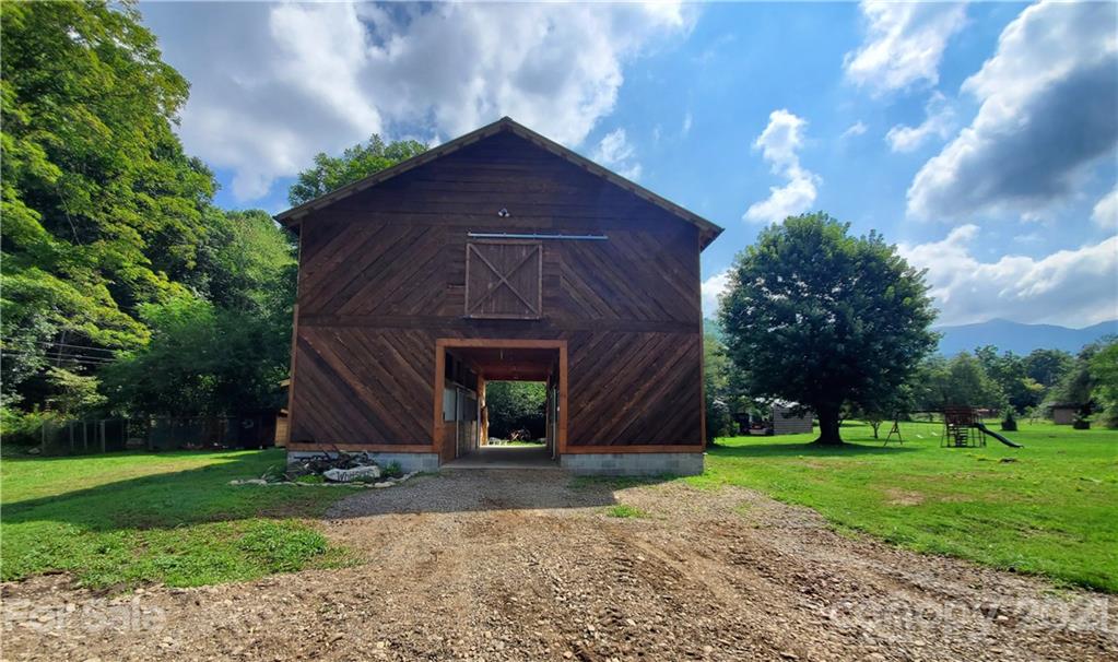 29 Cattail Creek Road Burnsville NC 28714