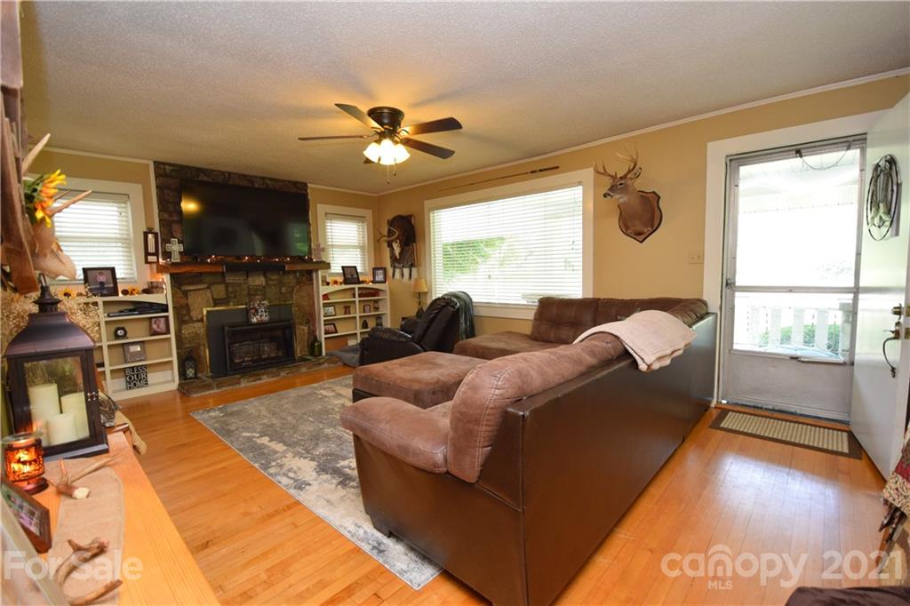 29 Cattail Creek Road Burnsville NC 28714