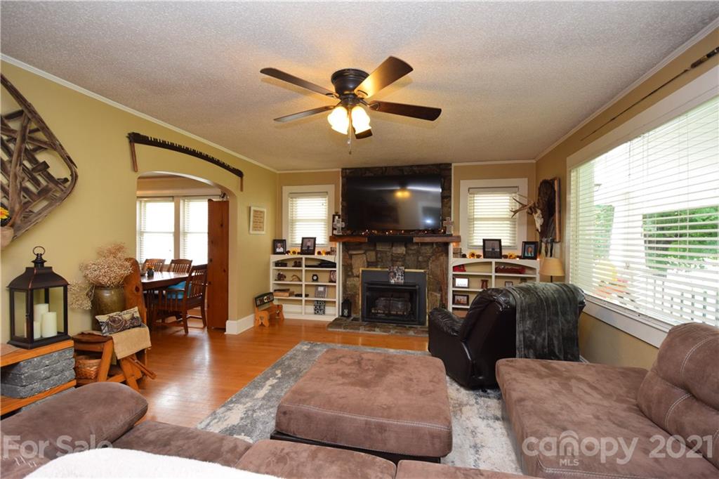 29 Cattail Creek Road Burnsville NC 28714