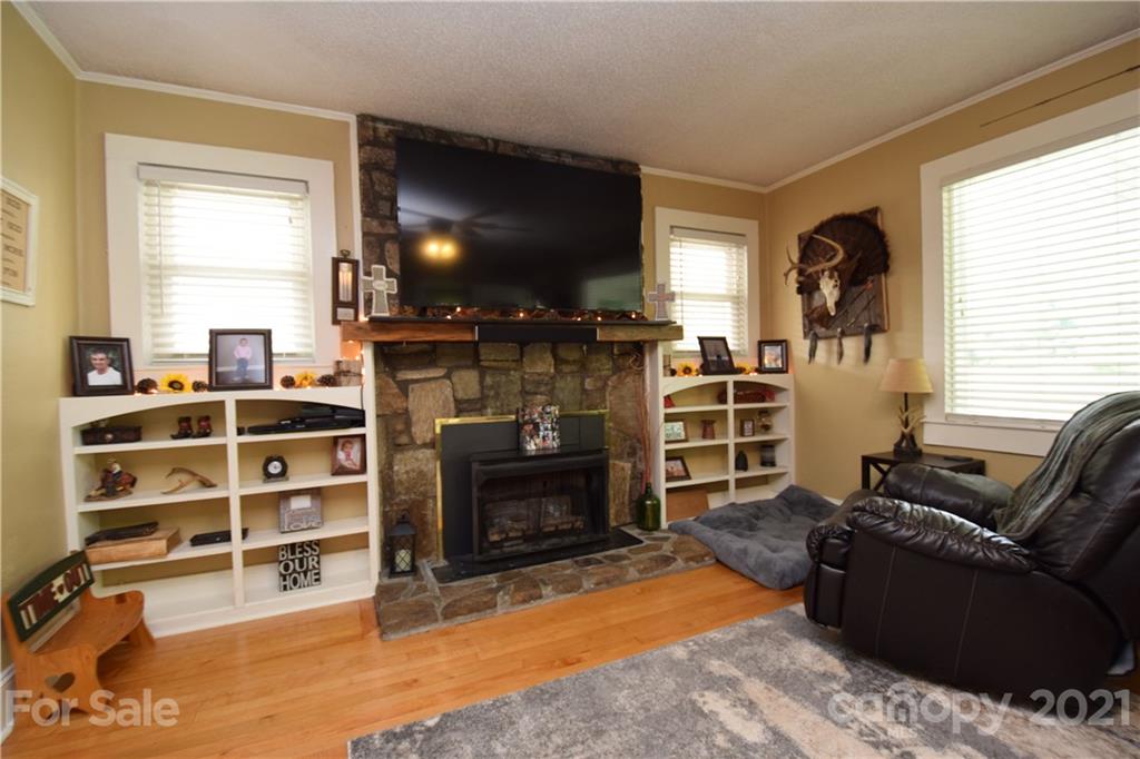 29 Cattail Creek Road Burnsville NC 28714