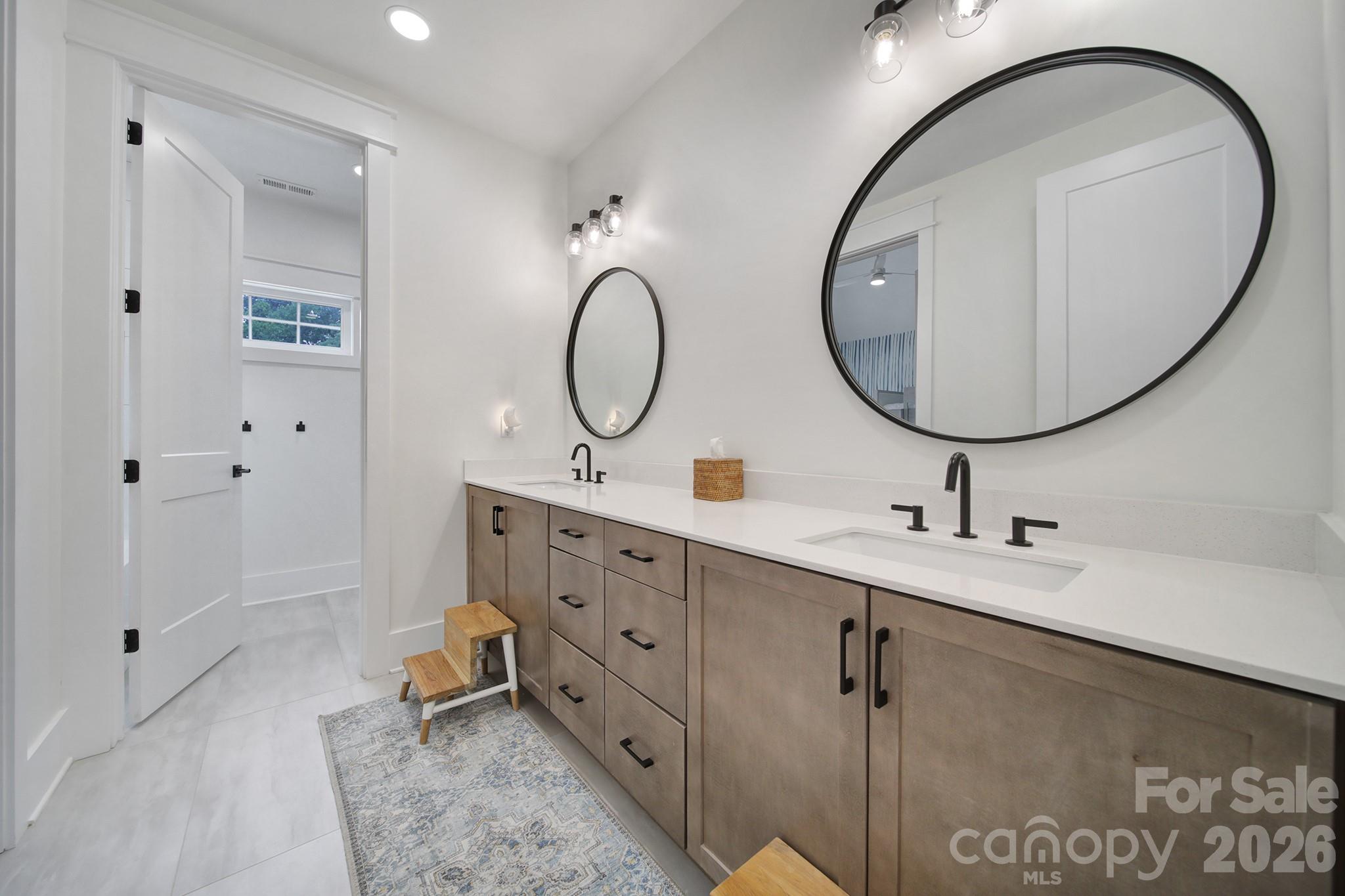 911 Laurel Creek Lane Charlotte NC 28211