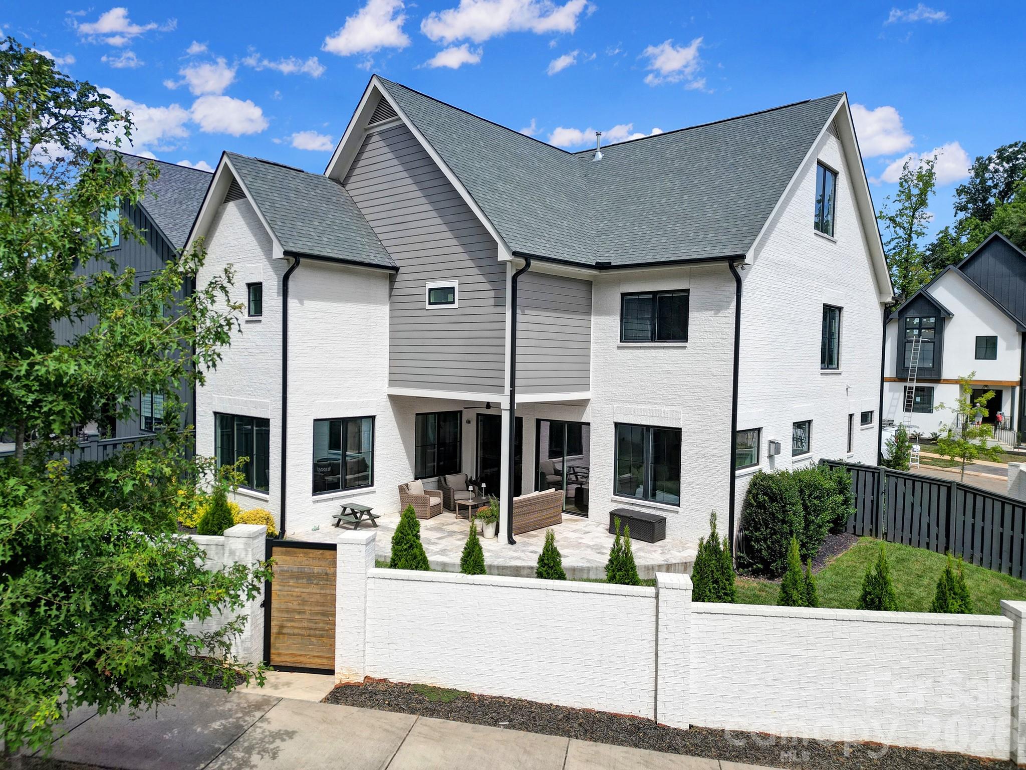 911 Laurel Creek Lane Charlotte NC 28211