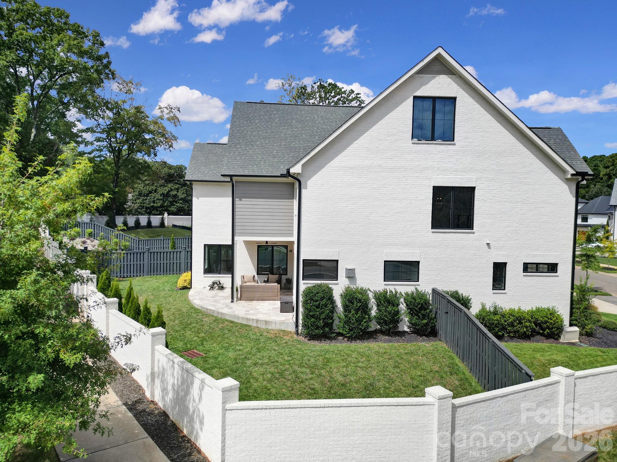 911 Laurel Creek Lane Charlotte NC 28211