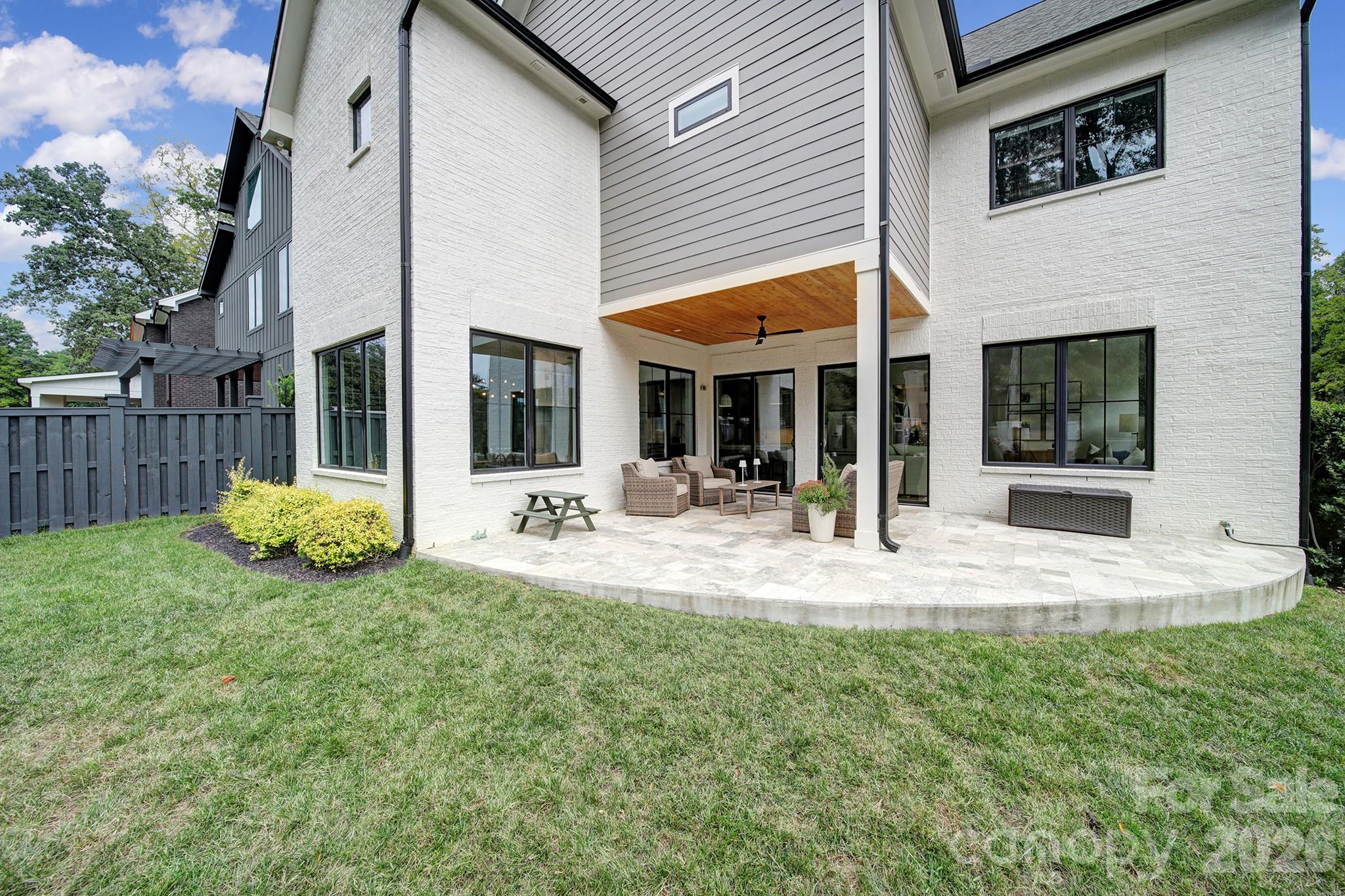 911 Laurel Creek Lane Charlotte NC 28211