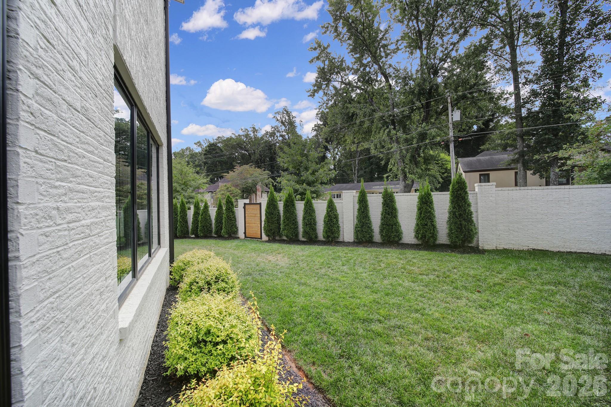 911 Laurel Creek Lane Charlotte NC 28211