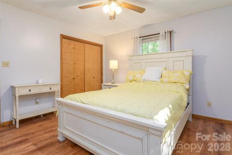 12 Mid Court Drive Asheville NC 28804