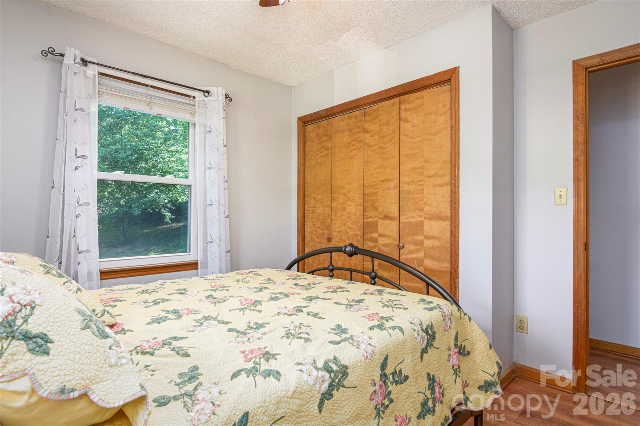 12 Mid Court Drive Asheville NC 28804