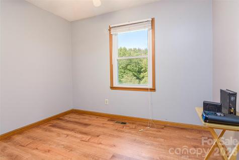 12 Mid Court Drive Asheville NC 28804