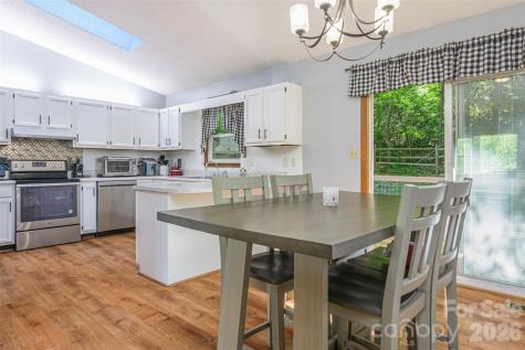 12 Mid Court Drive Asheville NC 28804