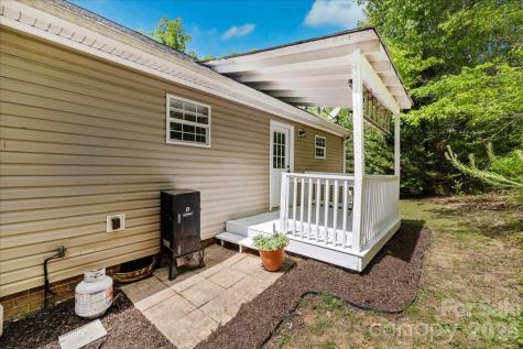 3218 Broadhurst Lane Clover SC 29710