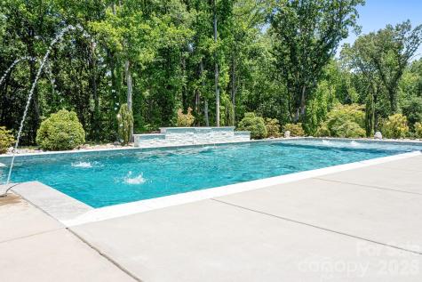 137 Streamside Estates Drive Mooresville NC 28117