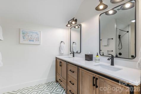 40 Hidden Pond Lane Brevard NC 28712