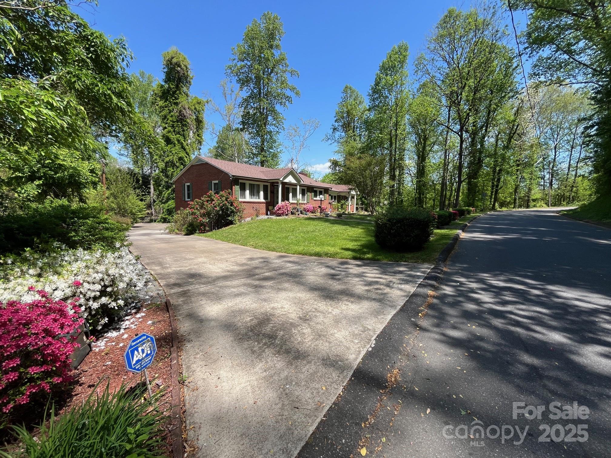 187 E Glenview Street Marion NC 28752