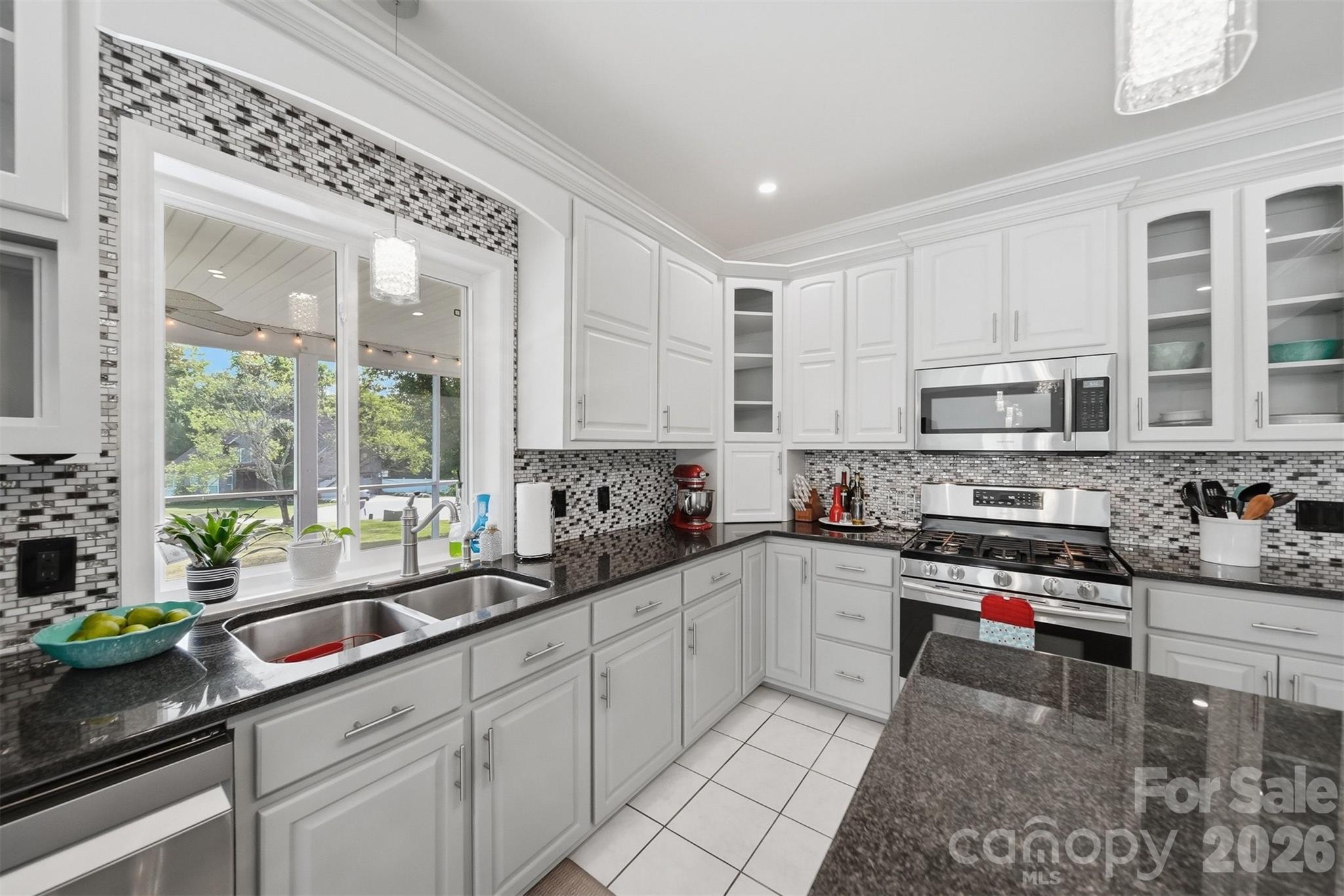 1360 Sweetbriar Lane Hickory NC 28602