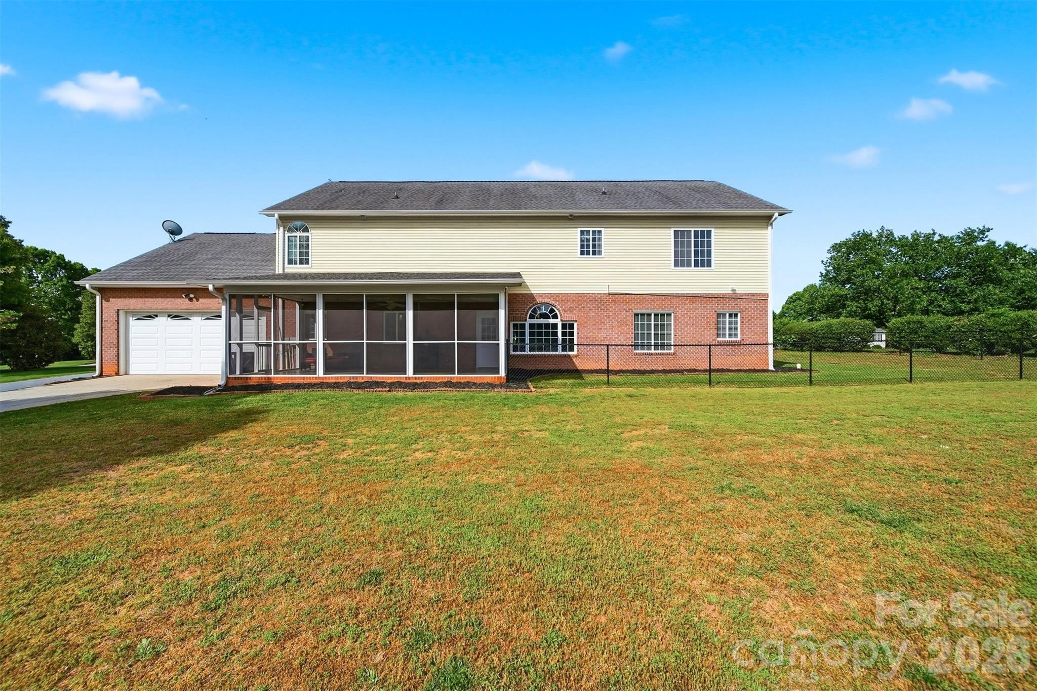 1360 Sweetbriar Lane Hickory NC 28602